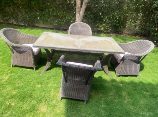 Garden dinning table and chairs for sale