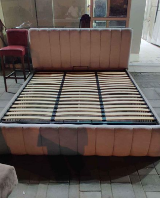 Hydrolic bed with mattress for sale