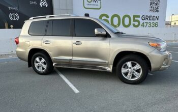 Toyota Land Cruiser GXR 2014 in good condition