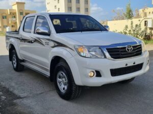 Toyota Hilux 2.7 4WD 2015 in good condition