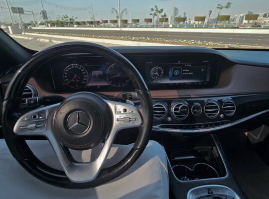 Mercedes S560 Gcc full option 2018 for sale