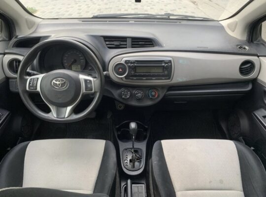 Toyota Yaris 2012 Gcc base option