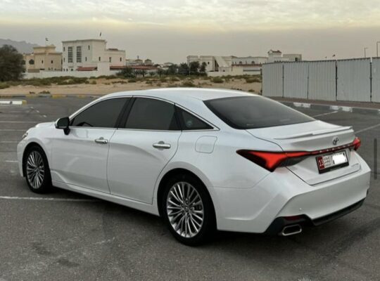 Toyota Avalon limited 2019 Gcc full option