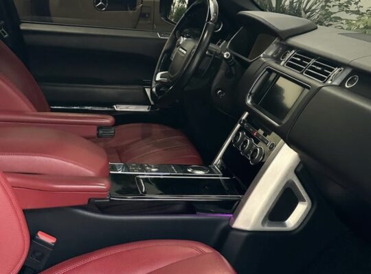 Range Rover Vogue supercharge 2015 Gcc