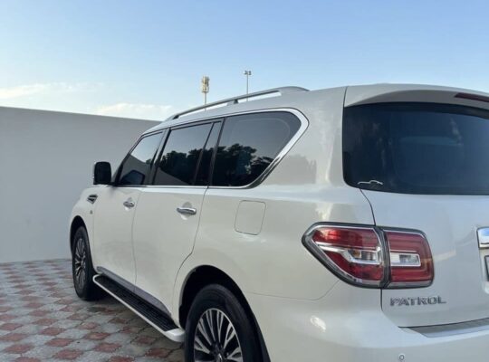 Nissan Patrol platinum 2015 full option for sale