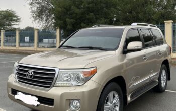 Toyota Land Cruiser GXR 2014 in good condition