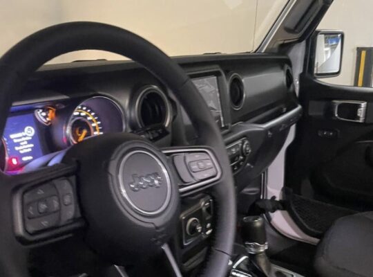 Jeep Wrangler sport coupe 2023 0km Gcc