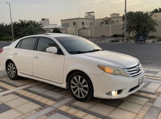 Toyota Avalon limited 2011 Gcc for sale