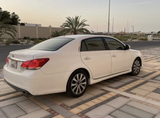 Toyota Avalon limited 2011 Gcc for sale