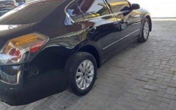 Nissan altima 2008 base option Gcc for sale