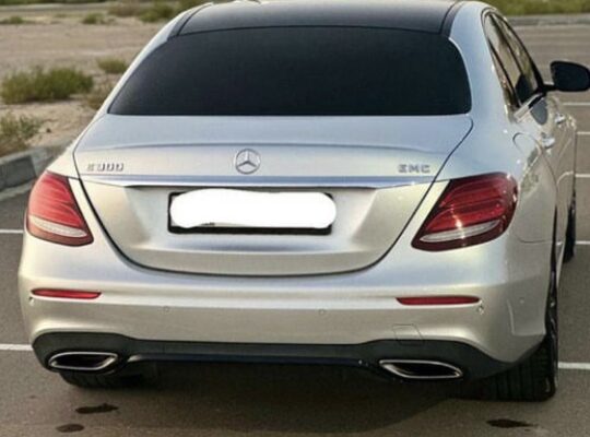 Mercedes E300 full option Gcc 2017