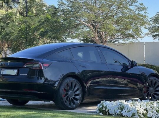 Tesla model 3 performance 2021 Gcc for sale