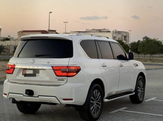 Nissan Patrol 2010 full option in good condition