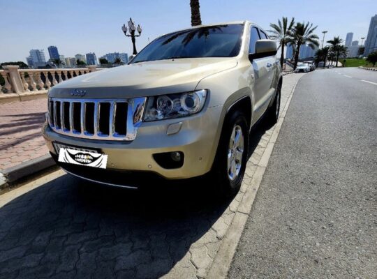 Jeep grand Cherokee 2011 in good condition