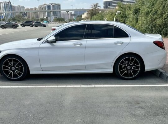 Mercedes C200 full option Gcc 2019