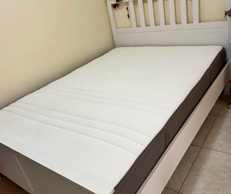 bed 140x200cm for sale