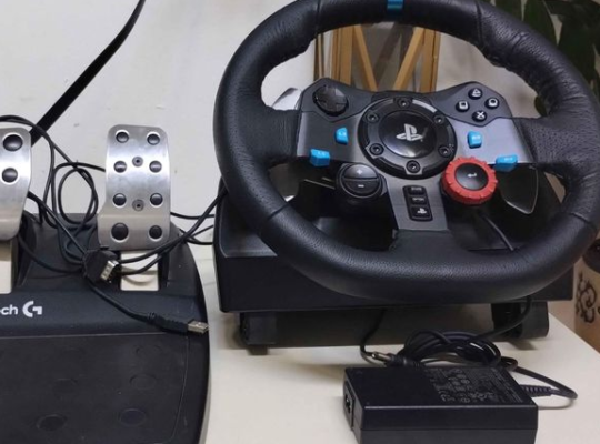 Logitech G29 Driving Force Racing Wheel, Pedals fo