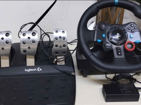 Logitech G29 Driving Force Racing Wheel, Pedals fo