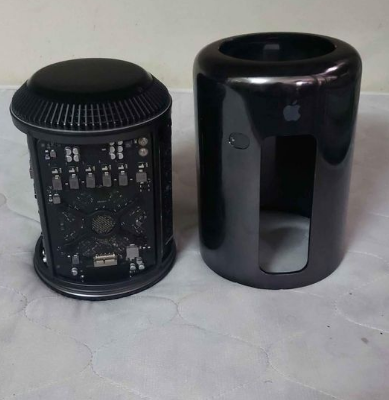 Mac Pro cylinder Xeon E5 64GB RAM For Sale