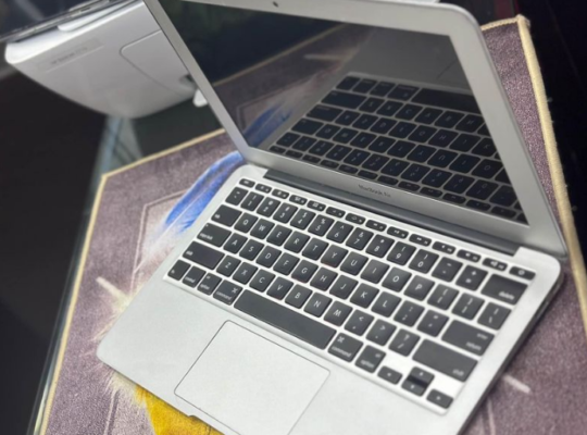 MacBook Air 2015 4gb and 128SSD For Sale