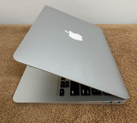 Mac Book Air 2015 Core I5 With 4 Gb Ram For Sale