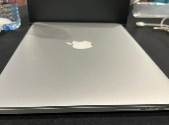 MacBook Pro 2015 Corei5 8GB 256GB SSD For Sale