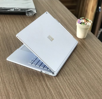 Microsoft Surface Book 2 in 1 (GTX 965) For Sale