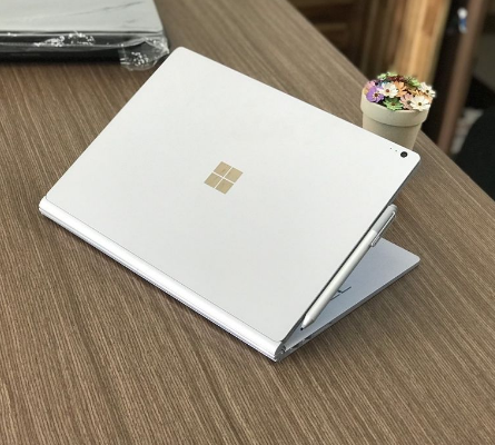 Microsoft Surface Book 2 in 1 (GTX 965) For Sale