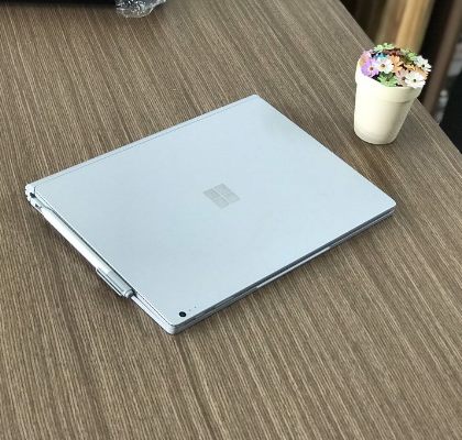 Microsoft Surface Book 2 in 1 (GTX 965) For Sale