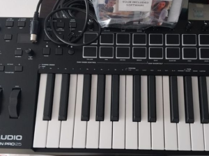 M-Audio Oxygen Pro 25 25-key Keyboard Controller F