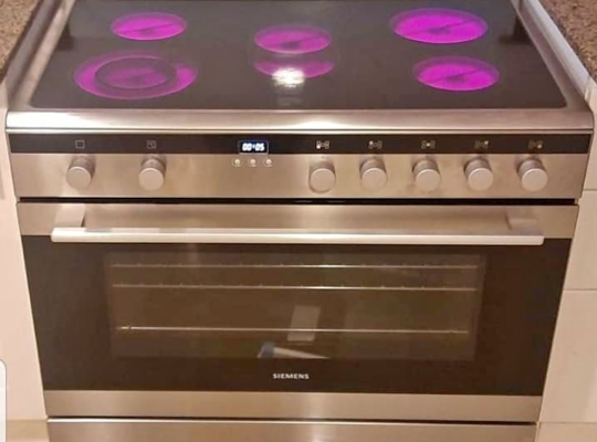 Siemens 5 Burner Electric Ceramic Cooker For Sale