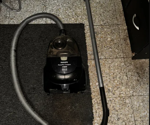 Phillips vacuum cleaner 1750 watts for sale