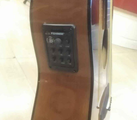 YAMAHA ELECTRIC ACOUSTIC GUITAR FOR SALE