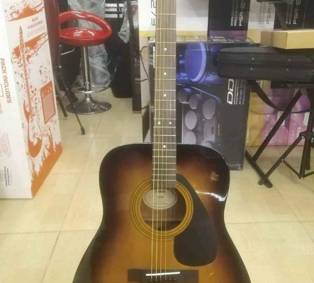 YAMAHA ELECTRIC ACOUSTIC GUITAR FOR SALE