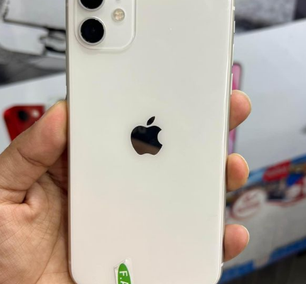 iPhone 11 128GB White For Sale