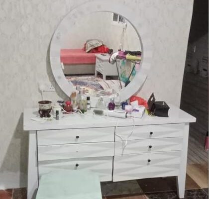 Nightstand and 2 commode for sale