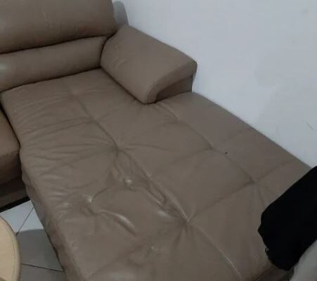 brown leather sofa in excellent condition For Sale