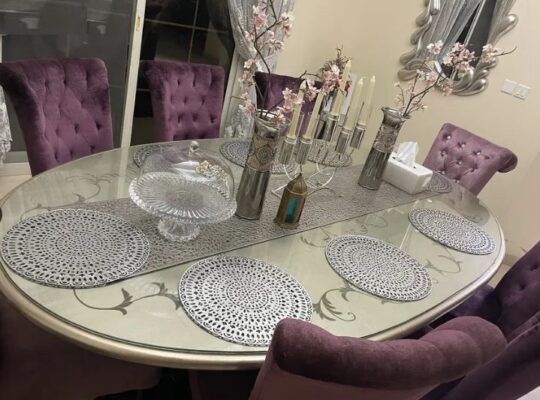 Amazing dining table for sale