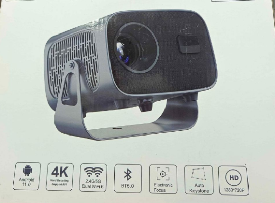 LED 4k projector auto focus available for sale