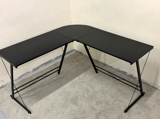 Corner study table For Sale