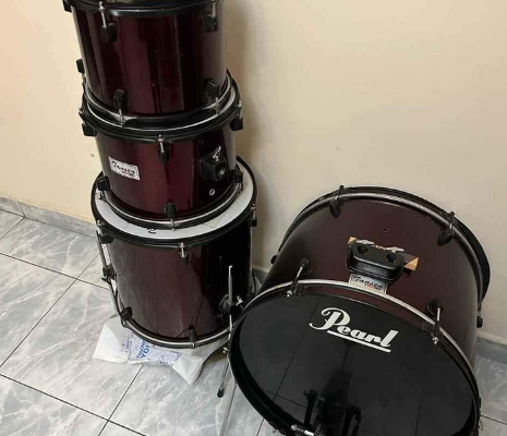 PEARL DRUMS SET FOR SALE