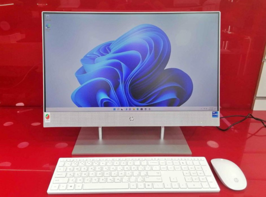 HP All-in-One, i7, 11th Gen, Touch Screen For Sale