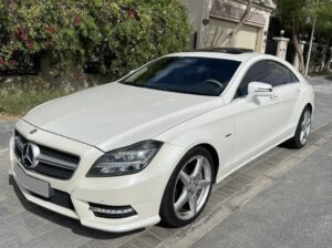 Mercedes CLS 500 AMG Gcc full option 2012 for sale