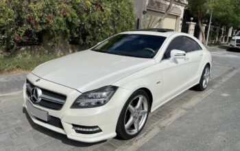 Mercedes CLS 500 AMG Gcc full option 2012 for sale