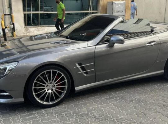 Mercedes SL500 full option 2013 Gcc for sale