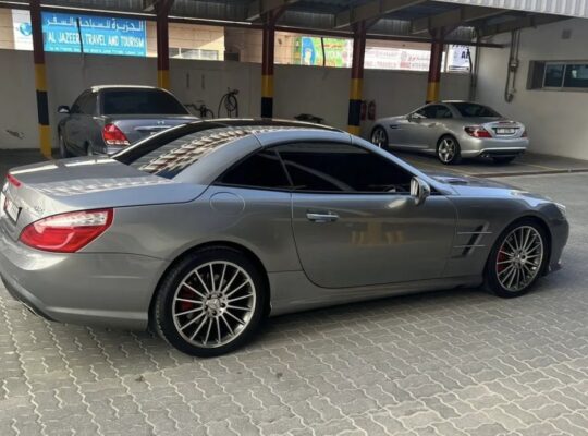 Mercedes SL500 full option 2013 Gcc for sale