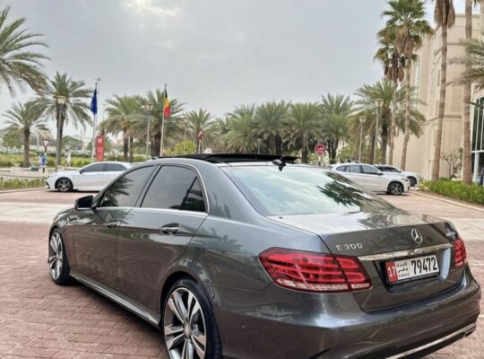 Mercedes E300 AMG full option 2014 Gcc for sale