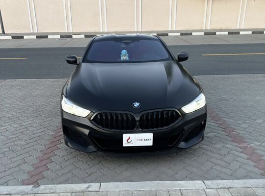 BMW 850i coupe x drive 2021 m package Gcc for sale
