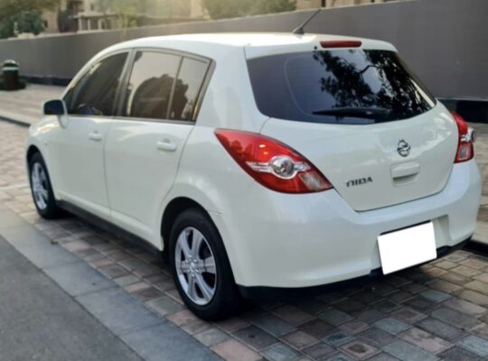 Nissan Tiida hatchback 2009 GCC for sale