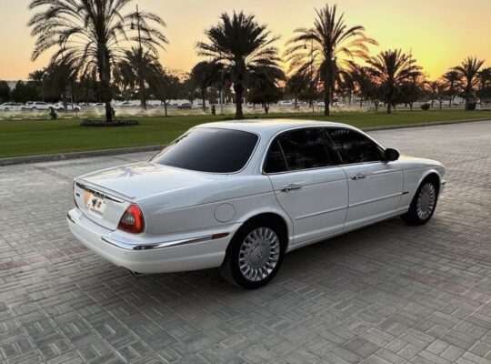 Jaguar XJ supercharge 2004 imported in good condi